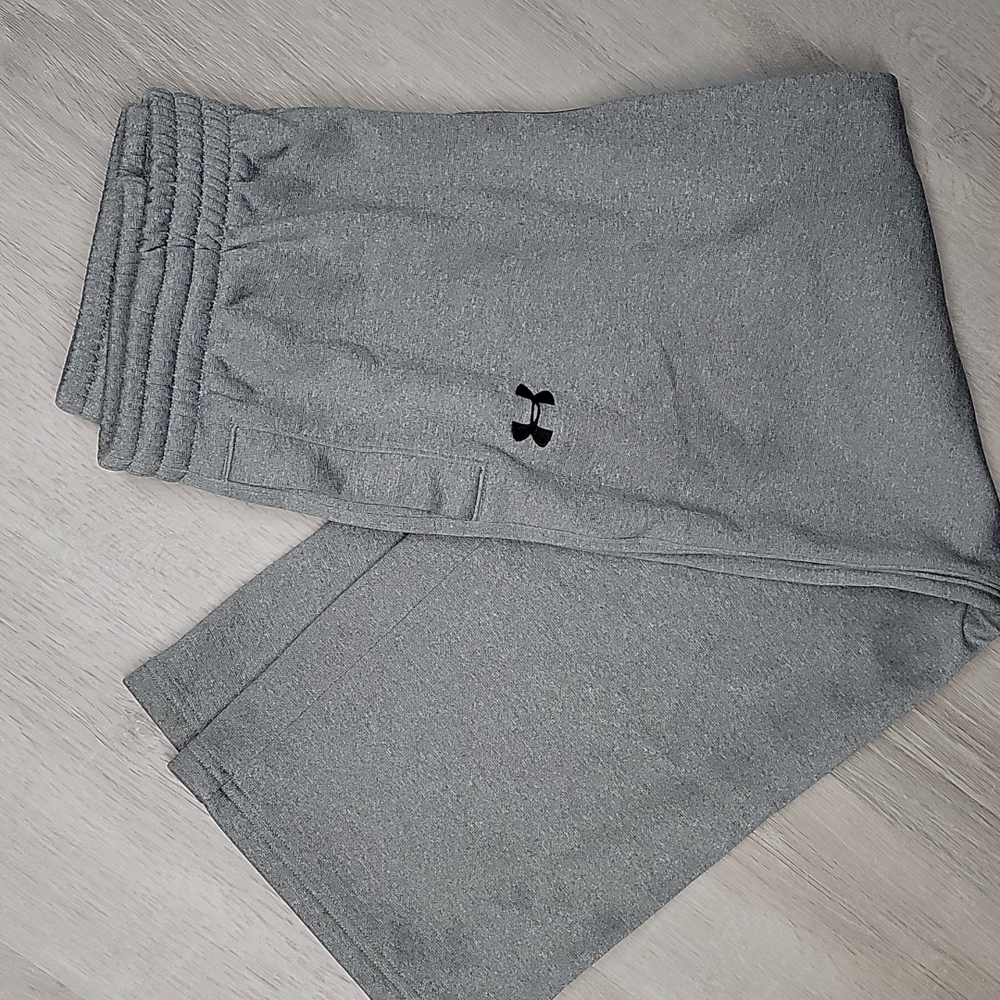 Boys extra large Underarmour gray athletic pants